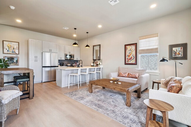 Photo - 1222 Columbus St House Unit B