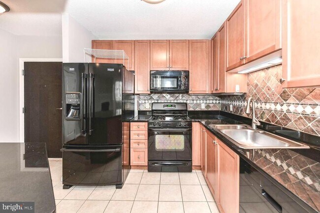 Building Photo - 851 N Glebe Rd Unit 1221