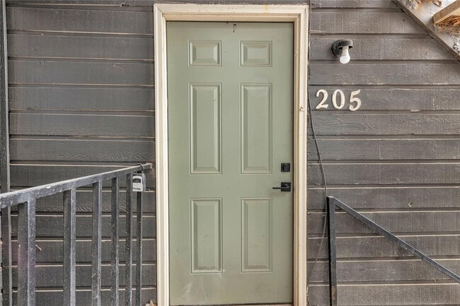 Photo - 11560 N May Ave Unidad G205