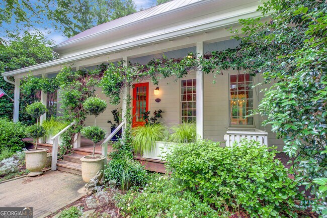 Photo - 9043 Selborne Ln