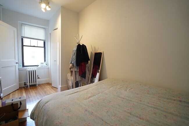 Photo - 70 Queensberry St Unit 320