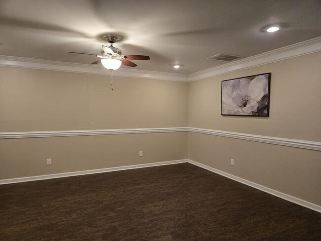 Photo - 460 Paxton Pl