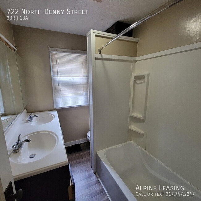 Photo - 722 N Denny St