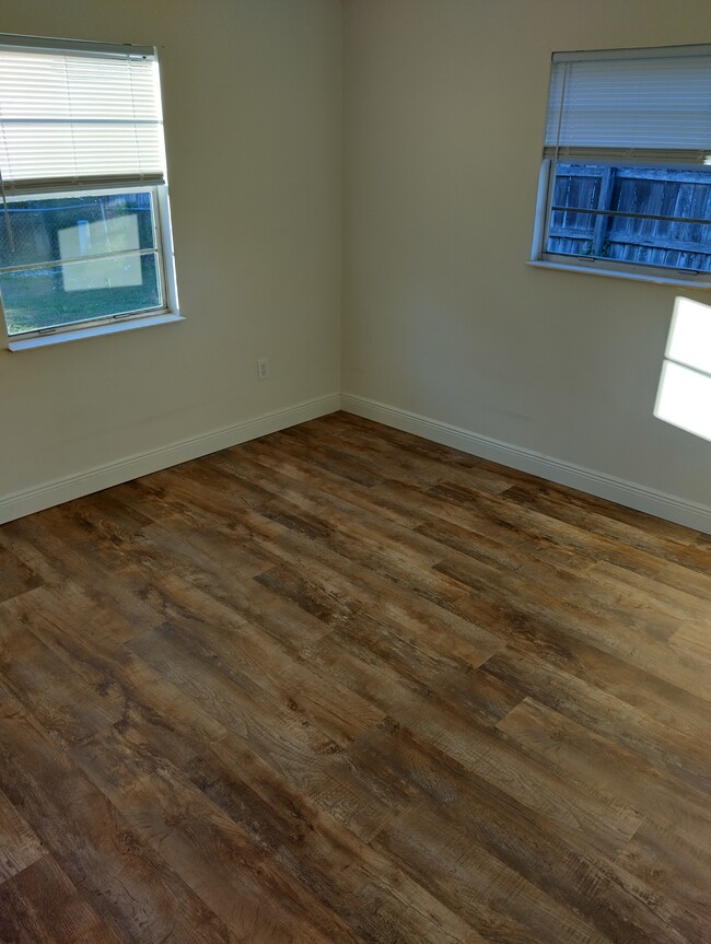 Photo - 2305 86th Ave