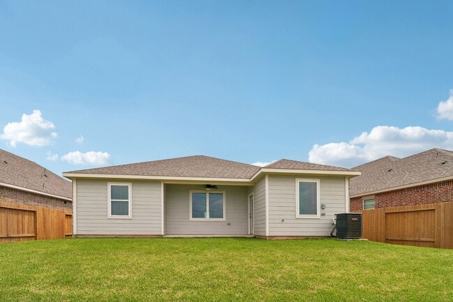 Building Photo - 15671 Honey Cv Dr