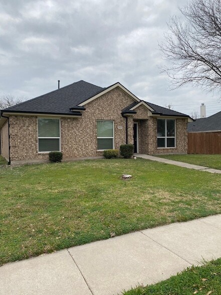 Photo - 1827 Lake Travis Dr