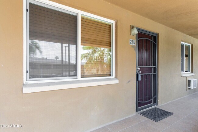 Photo - 4401 N 12th St Unidad 205