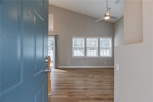 Photo - 211 Harmony Ct
