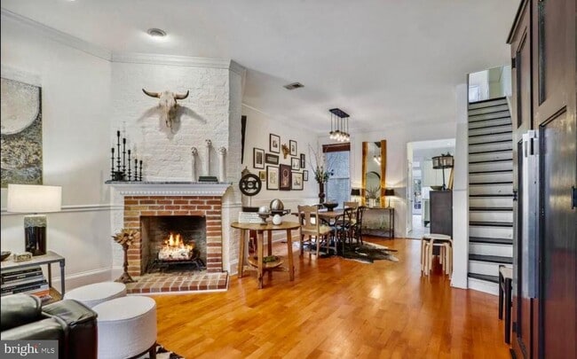 Photo - 726 3rd St NE