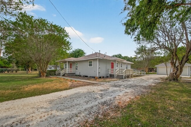 Photo - 6928 Apache St