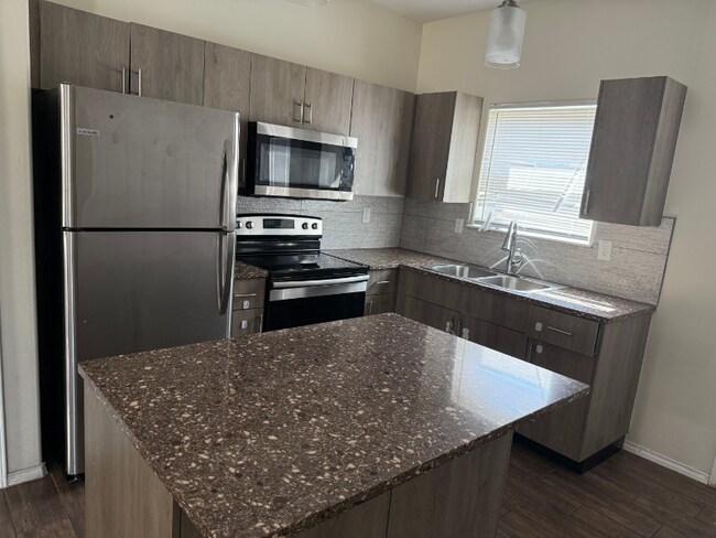 Photo - 1610 W Broome St Unit 3