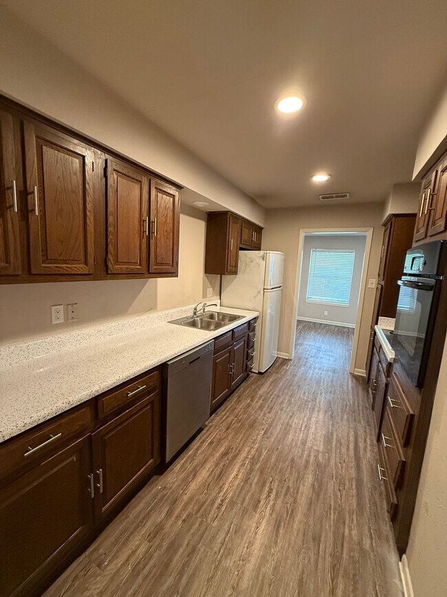 Photo - 1413-1415 Blackwell Drive Unit 1413