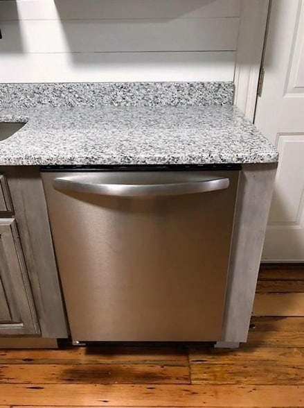 Photo - 25 W Narragansett Ave