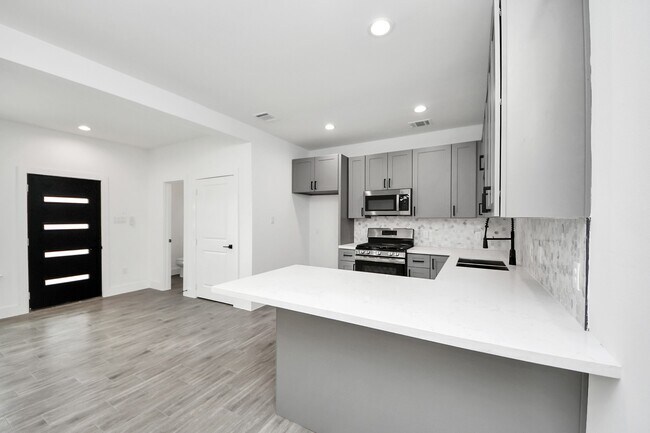 Photo - 7412 Carver Rd Unidad B