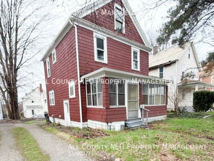 Building Photo - 518 Rentschler St