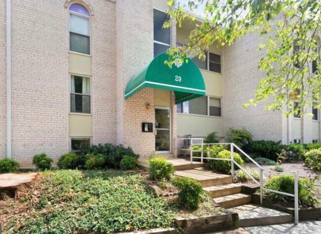 Building Photo - 29 Canterbury Sq Unit 101