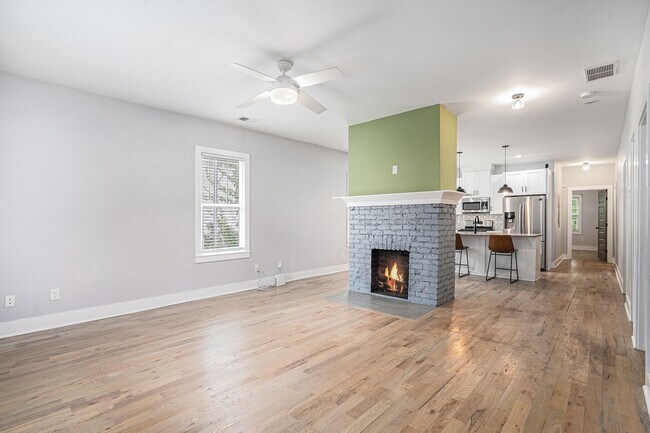 Photo - 3 Bedrooms 2 Bathrooms | Landscaping Included