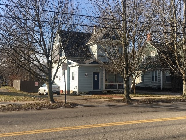 Photo - 215 W Union St