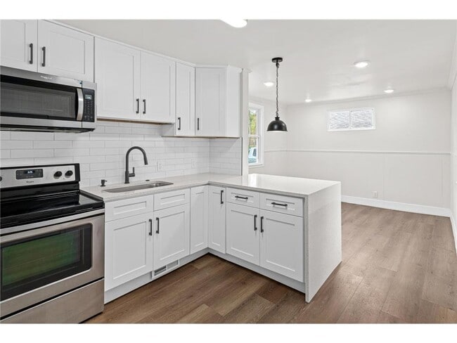 Photo - 3401 Pillsbury Ave