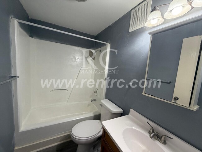 Photo - 619-1 Elm-W