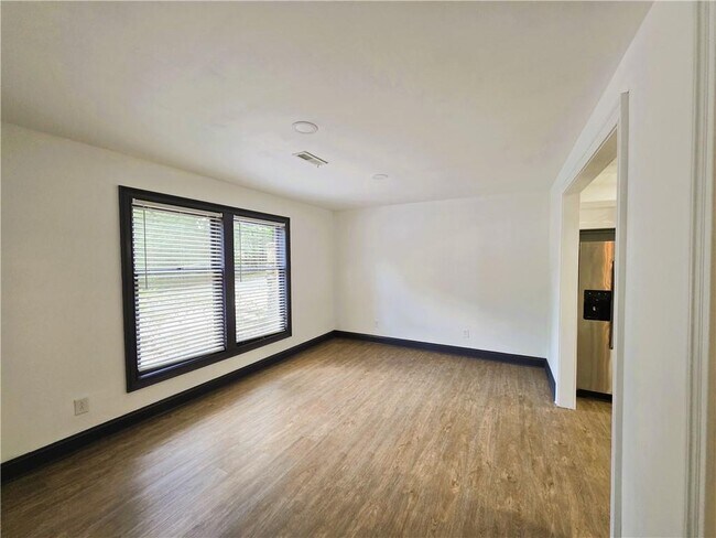 Photo - 26 Annette Ln