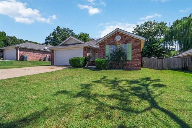 Building Photo - 1156 Oleander Ln