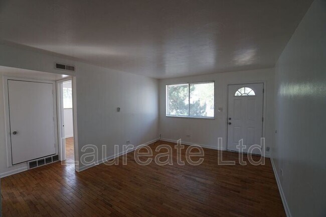 Photo - 5550 W 3rd Pl Unidad #3