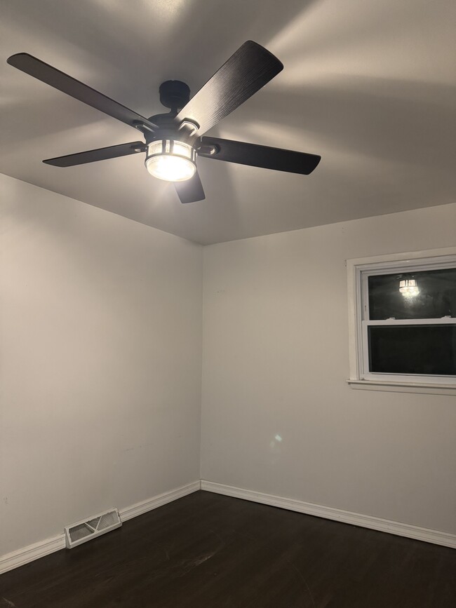 Bedroom 3 - 2305 Mayfield Ave