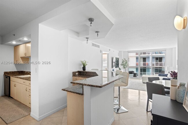6917 Collins Ave Unit 1512