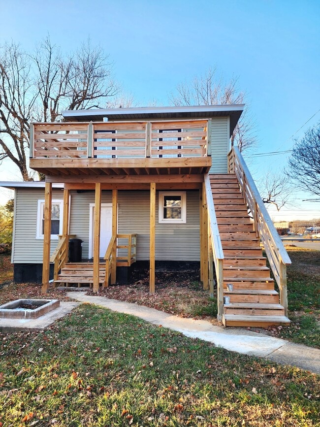 110 Phelps Rd