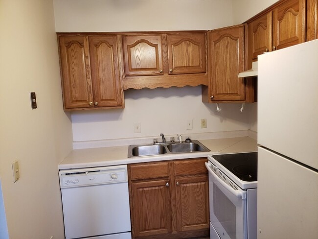 Photo - 1 Bedroom, 1 Bath Townhouse LeClaire, IA