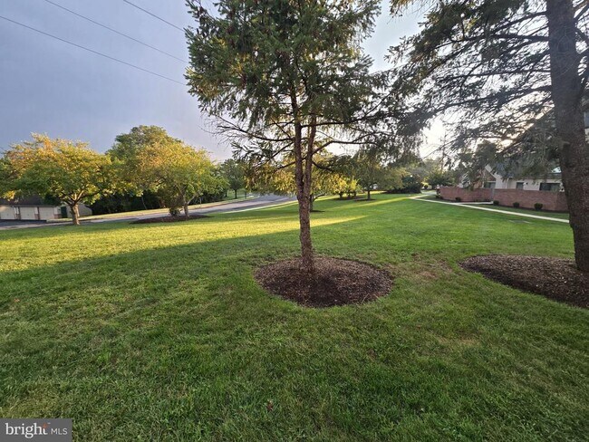 306 Cherrington Dr