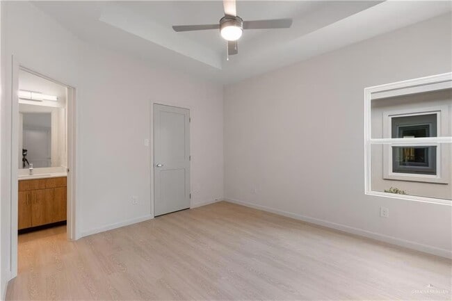 Photo - 810 N Clarence Ave Unit 4