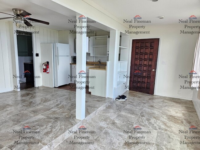 Photo - Studio/1 Bathroom Apartment. 60 steps walk up to the apartment. No parking. Rented as shown Unidad 3