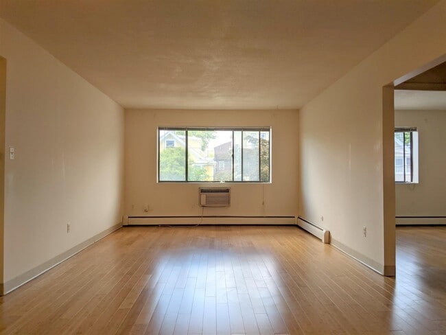 Building Photo - 15 Cameron Ave Unit 10
