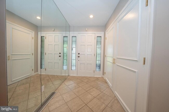 Photo - 327 Strathmore Rd