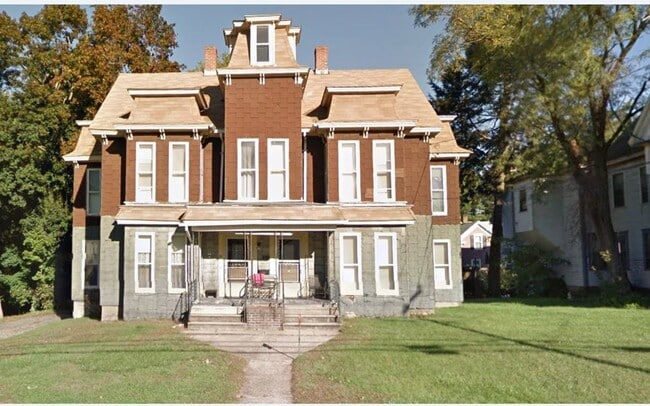 Building Photo - 77 W Main St Unit 77 West Main Street