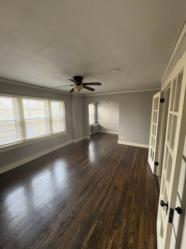 Photo - 1235 E Elm St Unit 1235