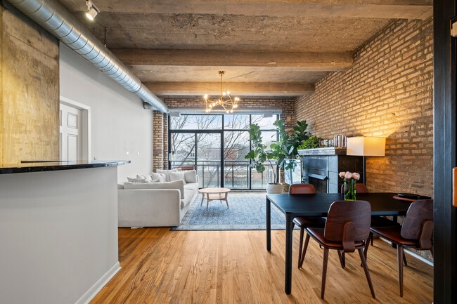 Photo - 6135 N Broadway Unit 300