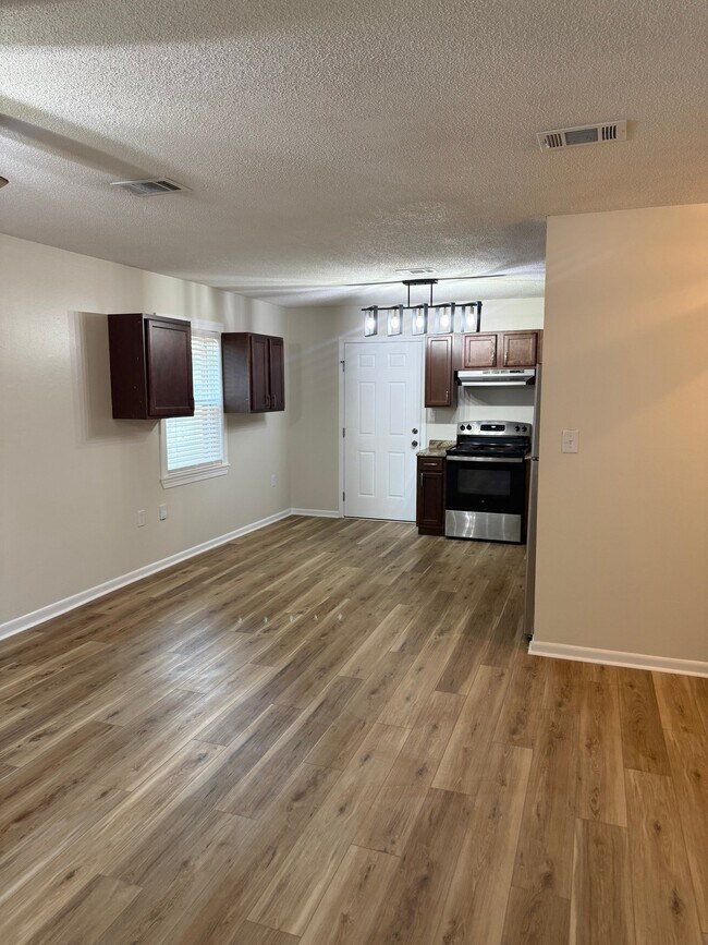 Photo - 706 Shady Ln Dr Unit D