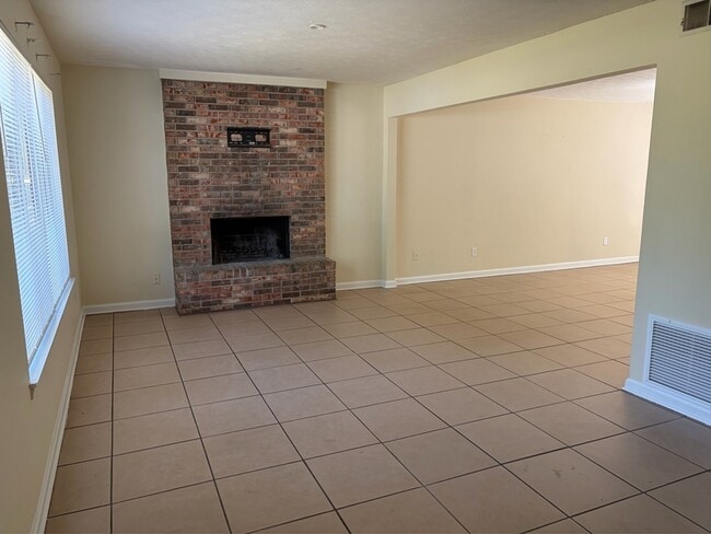 Photo - 1819 Salmon Dr