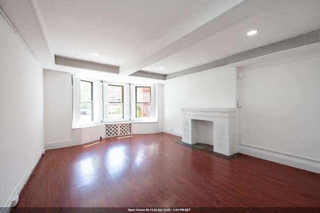 Building Photo - 85 Palisade Ave Unit 1