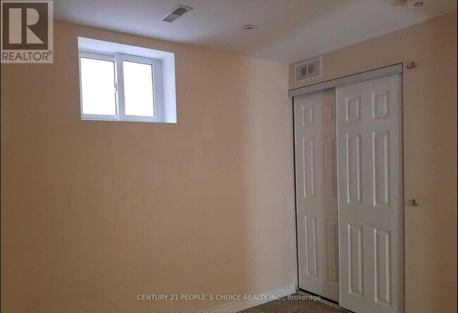 Photo - 5689 Sidmouth St