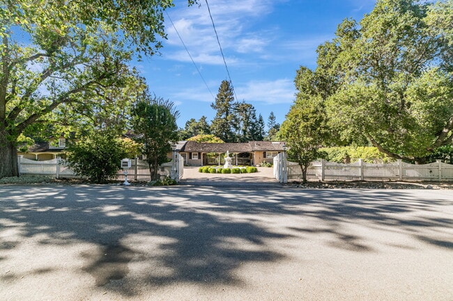 Building Photo - 25567 Willow Pond Ln Rental