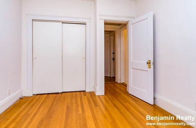 Photo - 45 Mason Ter