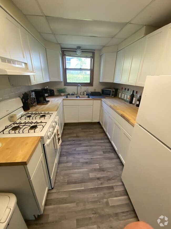 Building Photo - 719 N Teal St Unit 3 Rental