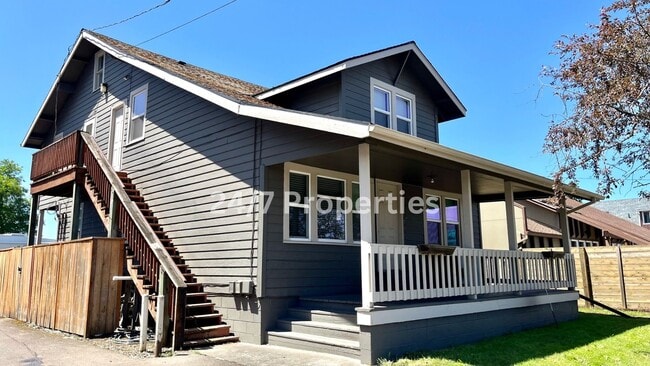 Building Photo - Updated 1BD I 1BA Tri-Plex - Molalla