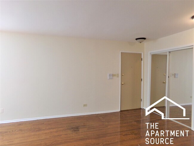 Photo - 1644 W Sherwin Ave Unit 2C