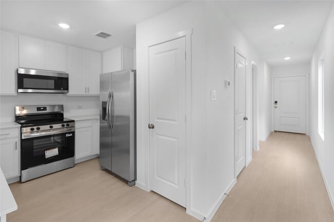 Photo - 725 Wagtail Dr