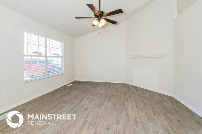 Photo - 2600 Crestpark Rd
